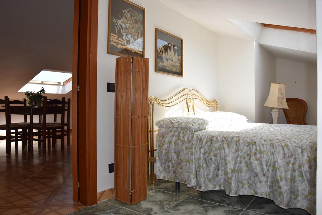 شقة تْشيفالو  في La Petite Maison الغرفة الصورة